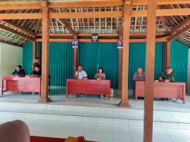 Pembekalan calon staff Kalurahan  Getas. 